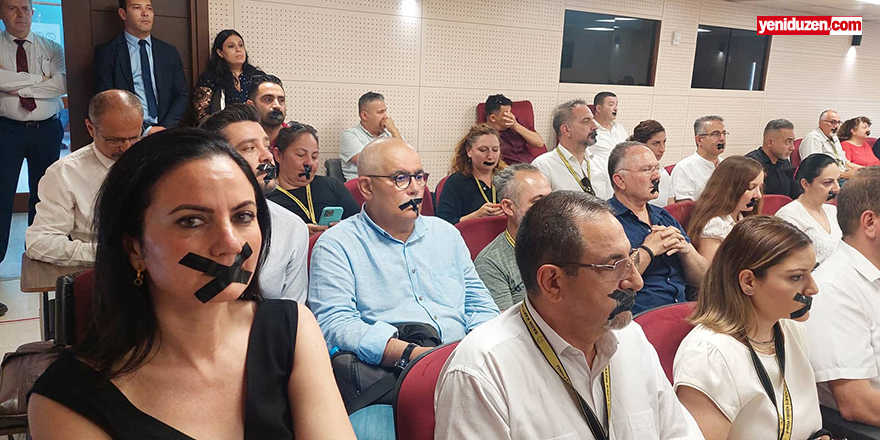 Φιμωμένοι οι Τουρκοκύπριοι δημοσιογράφοι - Διαμαρτυρία στη «Βουλή» του ψευδοκράτους