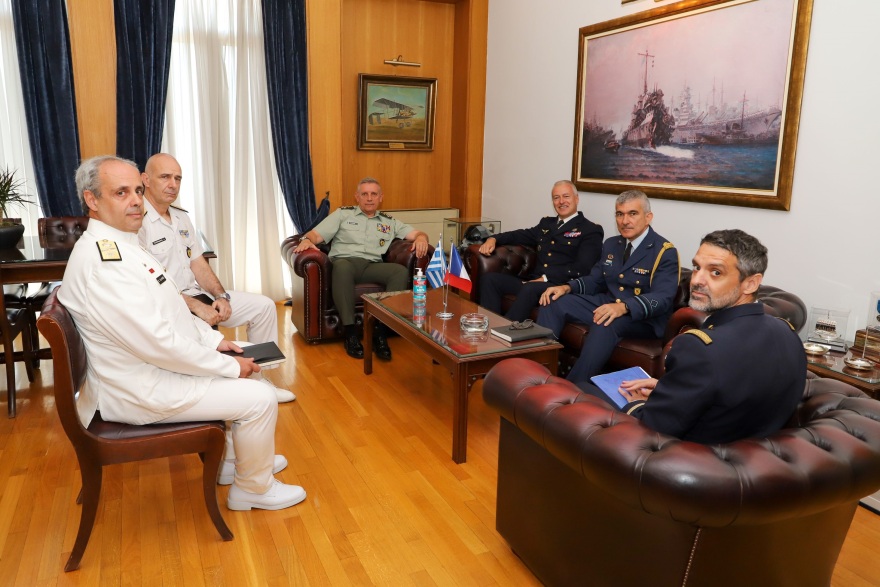 Φλώρος: Προτεραιότητα η συνεργασία με τη Γαλλία και στο πεδίο του Διαστήματος
