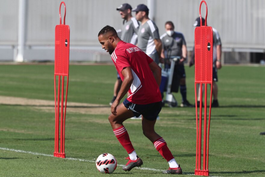 Ολυμπιακός: Με Ελ Αραμπί και Βαλμπουενά η πρώτη 