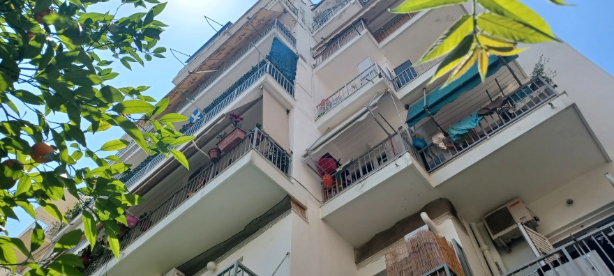 Παγκράτι: Δεν μπορεί να συνέλθει από το σοκ η γειτόνισσα της 36χρονης που έπεσε από το μπαλκόνι - Το χρονικό της τραγωδίας