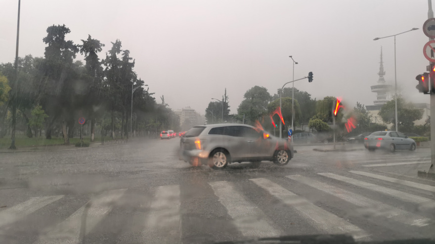 Γιατί «πνίγηκε» η Θεσσαλονίκη - Σε λιγότερο από δύο ώρες έβρεξε 1,5 φορά περισσότερο από όλο τον Ιούνιο!