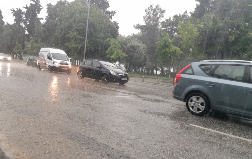 Γιατί «πνίγηκε» η Θεσσαλονίκη - Σε λιγότερο από δύο ώρες έβρεξε 1,5 φορά περισσότερο από όλο τον Ιούνιο!