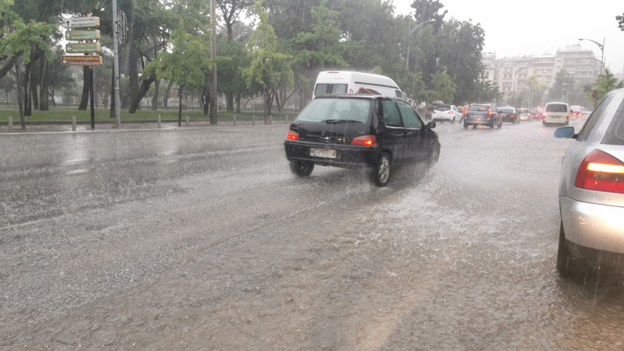 Γιατί «πνίγηκε» η Θεσσαλονίκη - Σε λιγότερο από δύο ώρες έβρεξε 1,5 φορά περισσότερο από όλο τον Ιούνιο!