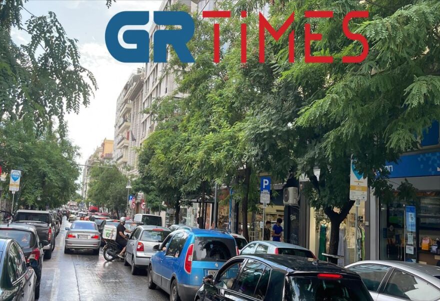 Θεσσαλονίκη: Κυκλοφοριακό χάος στο κέντρο μετά το ξαφνικό μπουρίνι