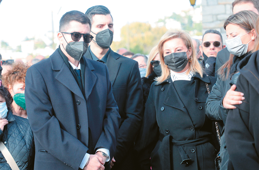 Γιώργος Τράγκας: Πέντε χρόνια θα ψάχνουν για το «ξέπλυμα» - Τα νόμιμα θα μοιραστούν στη σύζυγο και στον γιο του Γιάννη