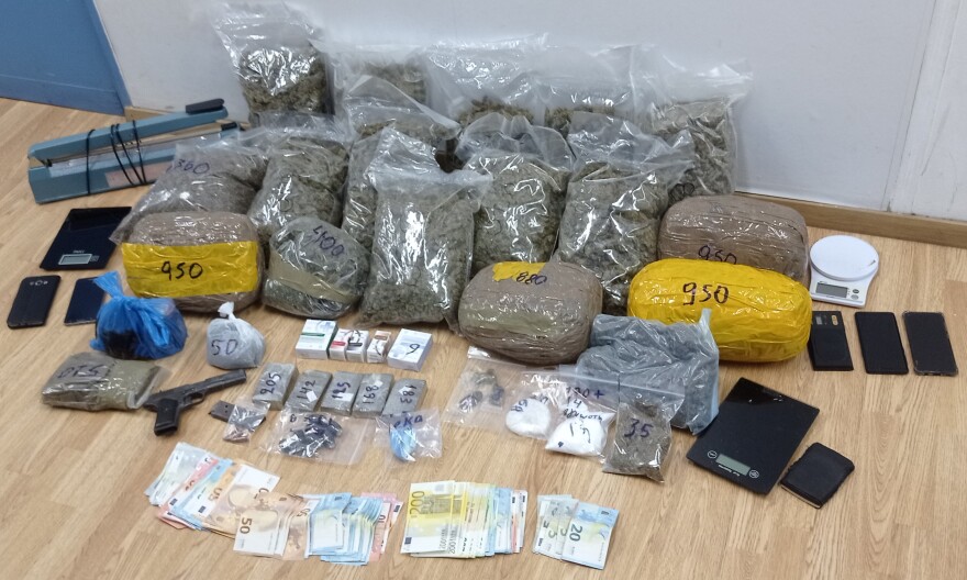 Στα δίχτυα της ΕΛ.ΑΣ κύκλωμα που διακινούσε ναρκωτικές ουσίες στο κέντρο της Αθήνας