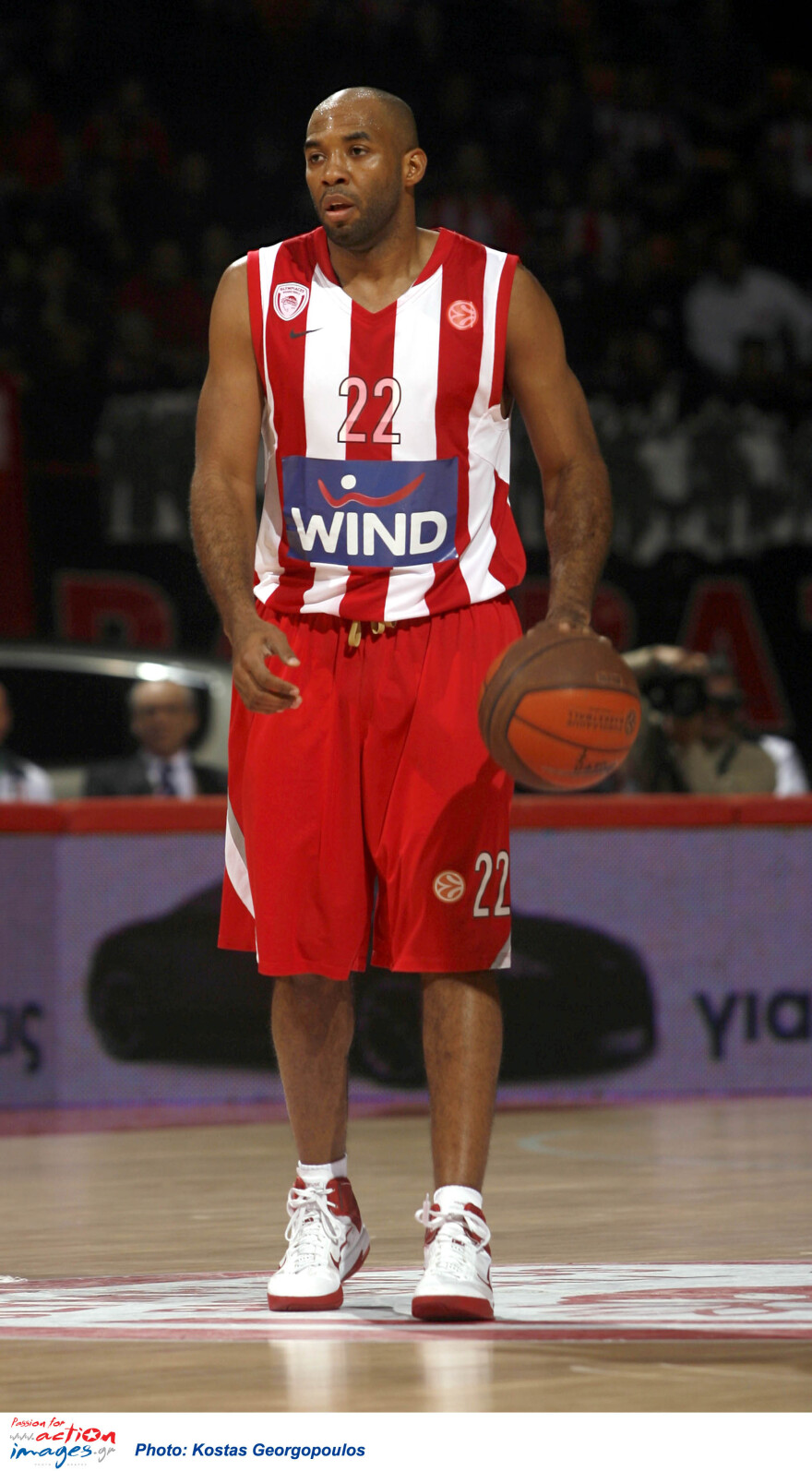 ΛεΜπρόν Τζέιμς: Αποθέωσε γιαγιά πρώην παίκτη του Ολυμπιακού 