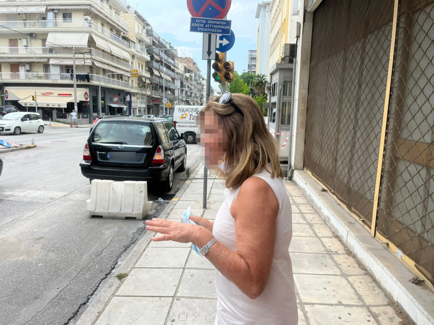  Θεσσαλονίκη: Αυτοκίνητο «καβάλησε» πεζοδρόμιο, πέρασε στο αντίθετο ρεύμα και συγκρούστηκε με σταθμευμένο IX