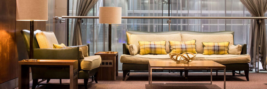 Έξαλλος ο Boy George με την British Airways γιατί επιβίβασε την Βικτόρια Μπέκαμ πρώτη στο αεροπλάνο!