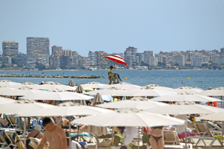 Καύσωνας και πυρκαγιές στην Ισπανία – Πορτοκαλί συναγερμός στη Γαλλία με θερμοκρασίες μέχρι και 40 βαθμούς