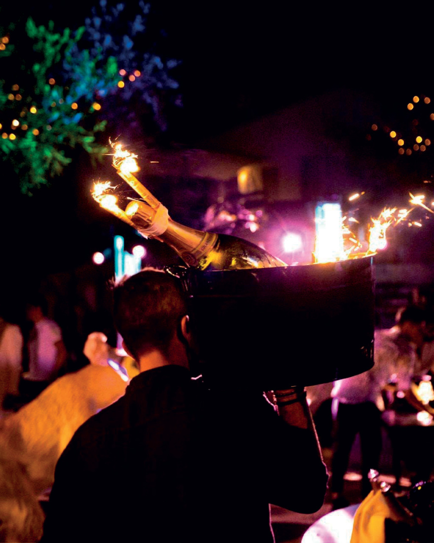 «Lio Mykonos», τo cabaret club των σταρ - Από την Ίμπιζα στο νησί των ανέμων 