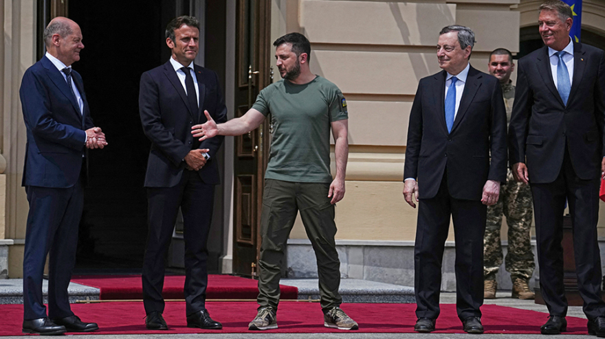 Μέρκελ ή Ντράγκι σκέφτονται οι Ευρωπαίοι για κοινό διαπραγματευτή με τον Πούτιν, λένε οι Financial Times