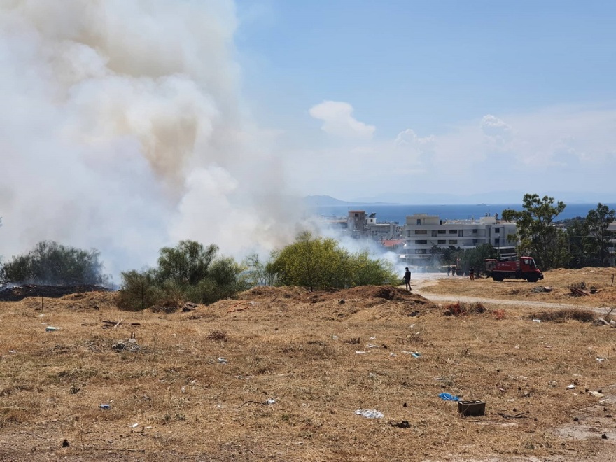 Βούλα: Πυρκαγιά στην περιοχή, μεγάλη κινητοποίηση της Πυροσβεστικής