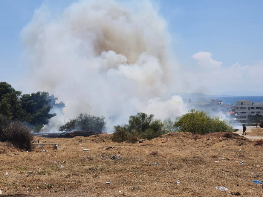 Βούλα: Πυρκαγιά στην περιοχή, μεγάλη κινητοποίηση της Πυροσβεστικής