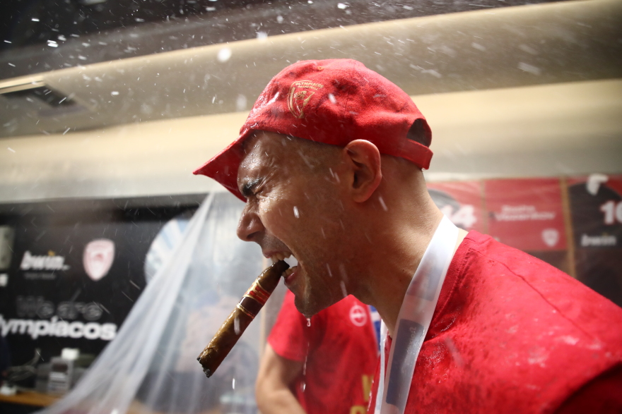 Ολυμπιακός: Η απονομή του πρωταθλήματος 