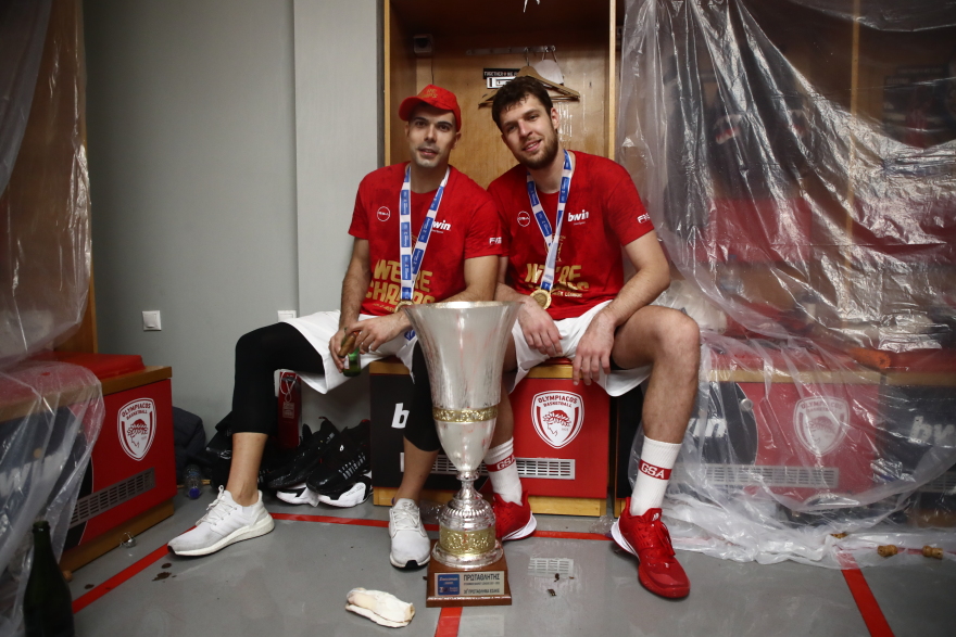 Ολυμπιακός: Η απονομή του πρωταθλήματος 