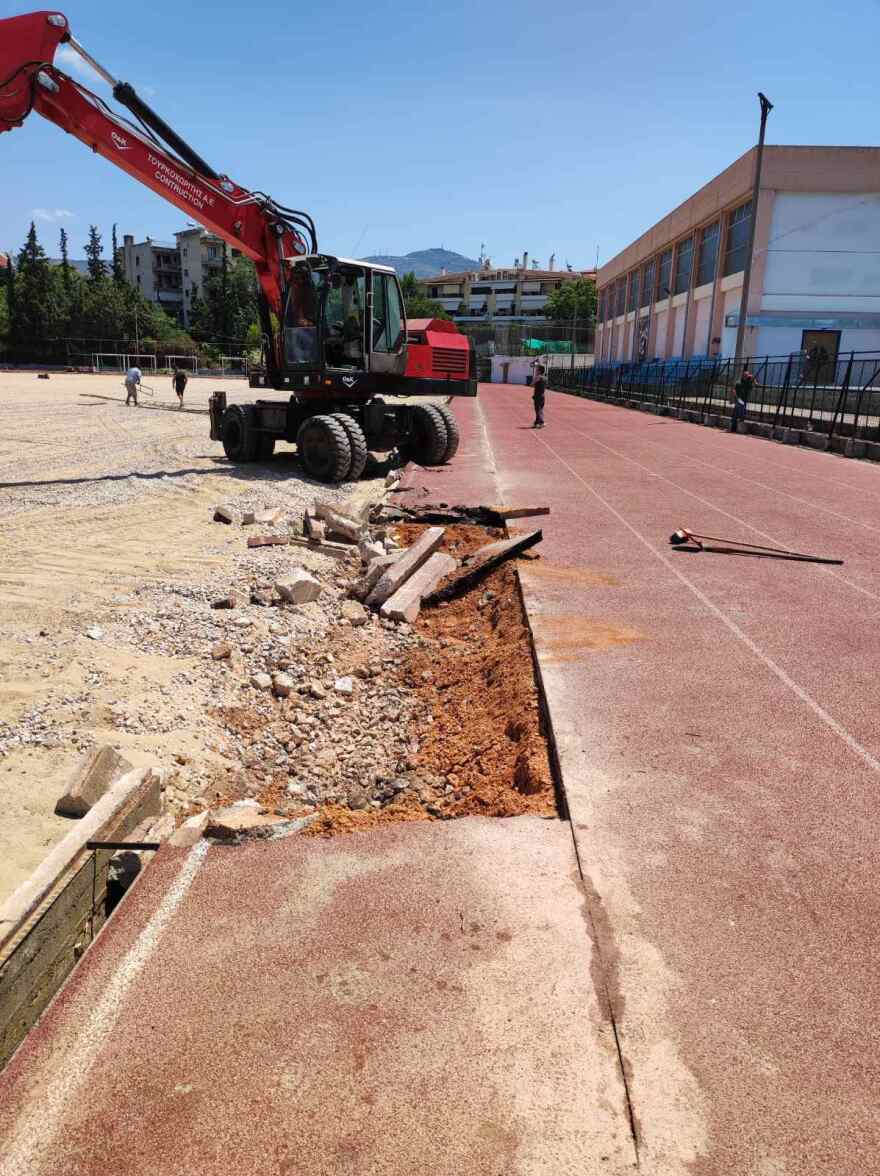 Ξηλώνουν τον στίβο στο Ζηρίνειο Στάδιο Κηφισιάς - Δείτε φωτογραφία