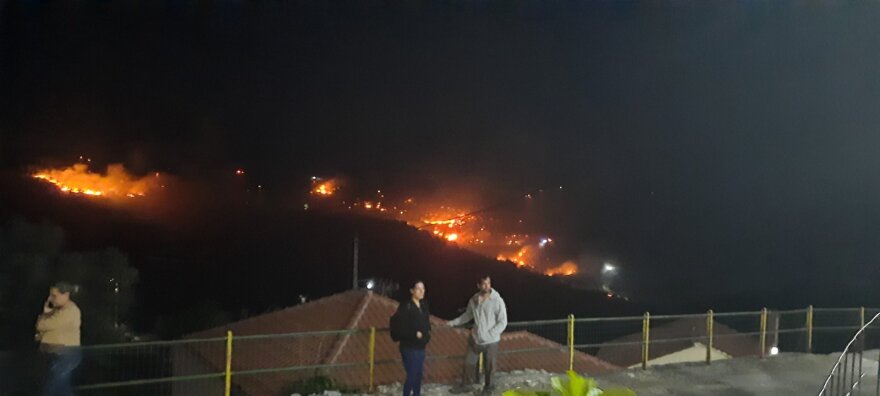 Βελτιωμένη η εικόνα της φωτιάς στην Εύβοια - Επιχειρούν από το πρωί και τα εναέρια μέσα