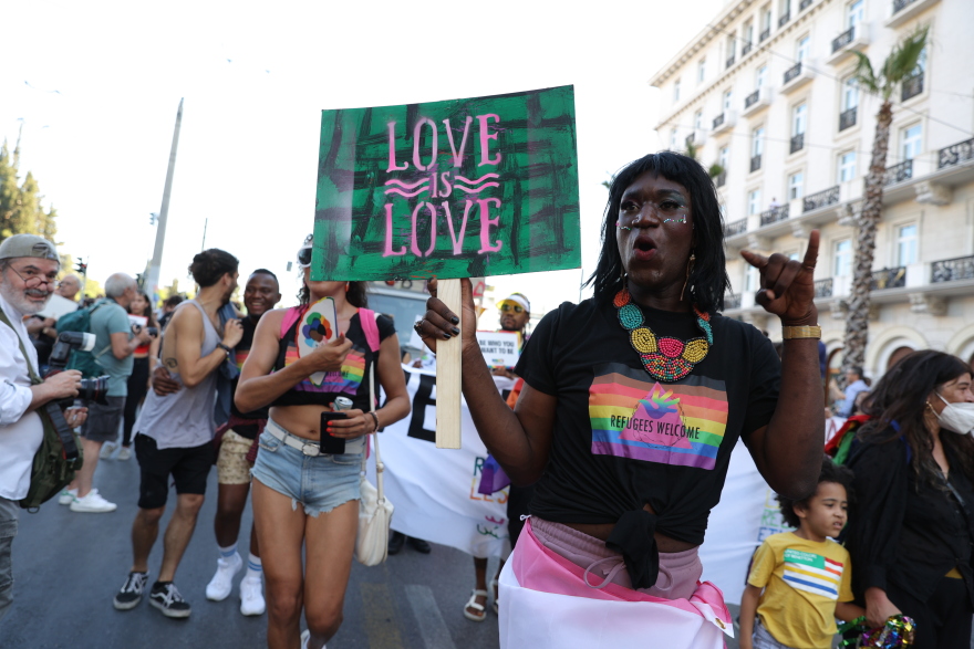 Athens Pride: Υπουργοί της κυβέρνησης και στελέχη κομμάτων έδωσαν το «παρών»