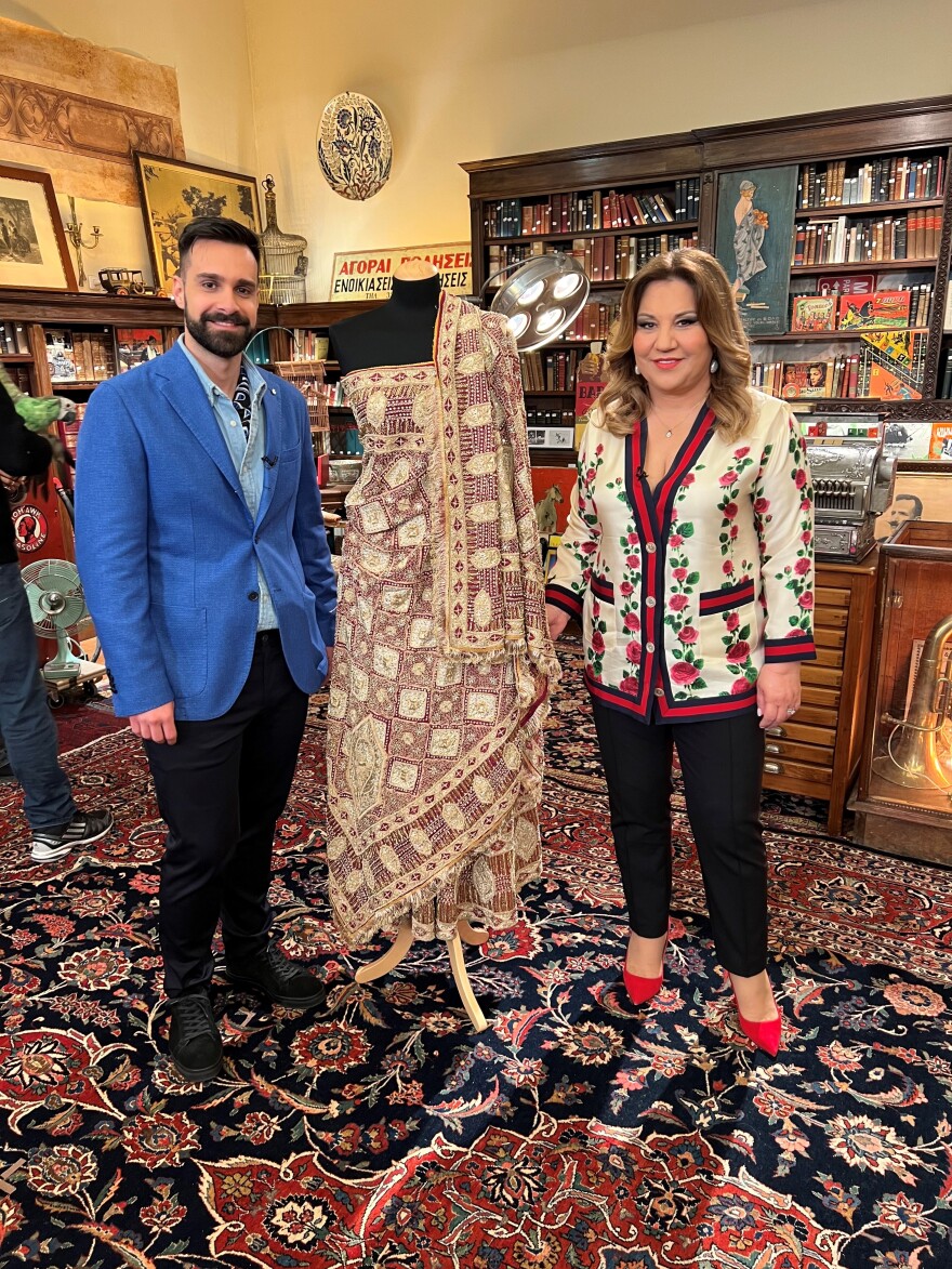 Cash or Trash: Οι επίδοξοι αγοραστές διεκδικούν σπάνια και ιδιαίτερα αντικείμενα