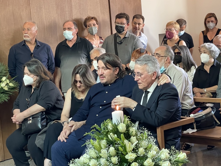 Στο Αποτεφρωτήριο Ριτσώνας το «ύστατο χαίρε» στη Λένα Γκόλφη-Παναγοπούλου