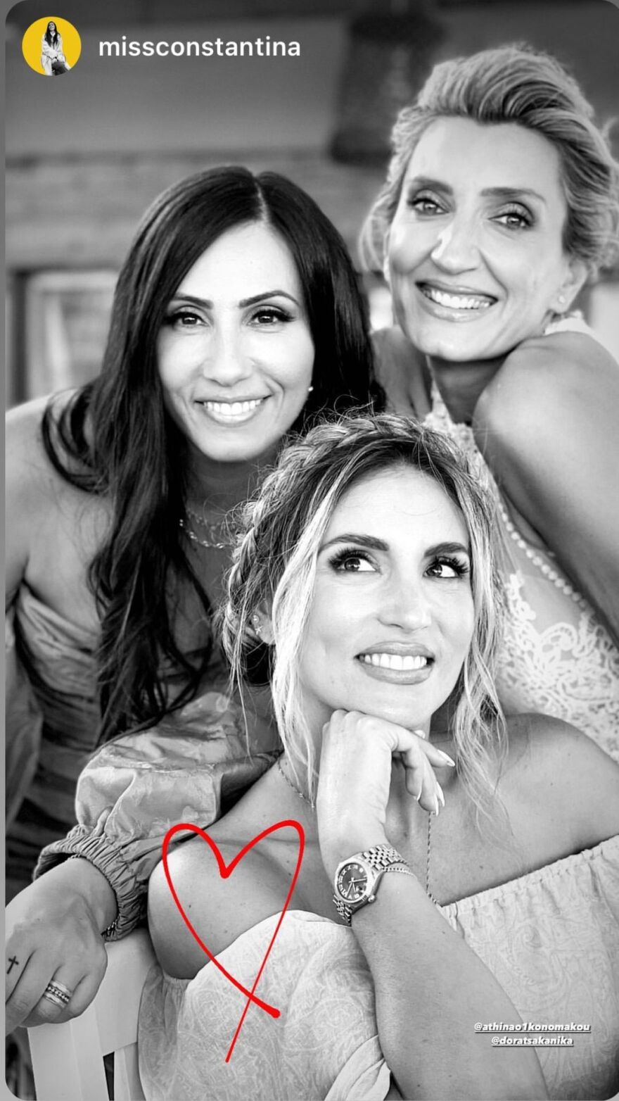 Αθηνά Οικονομάκου: Βάφτισε την κόρη της - Το φωτογραφικό άλμπουμ της βάφτισης