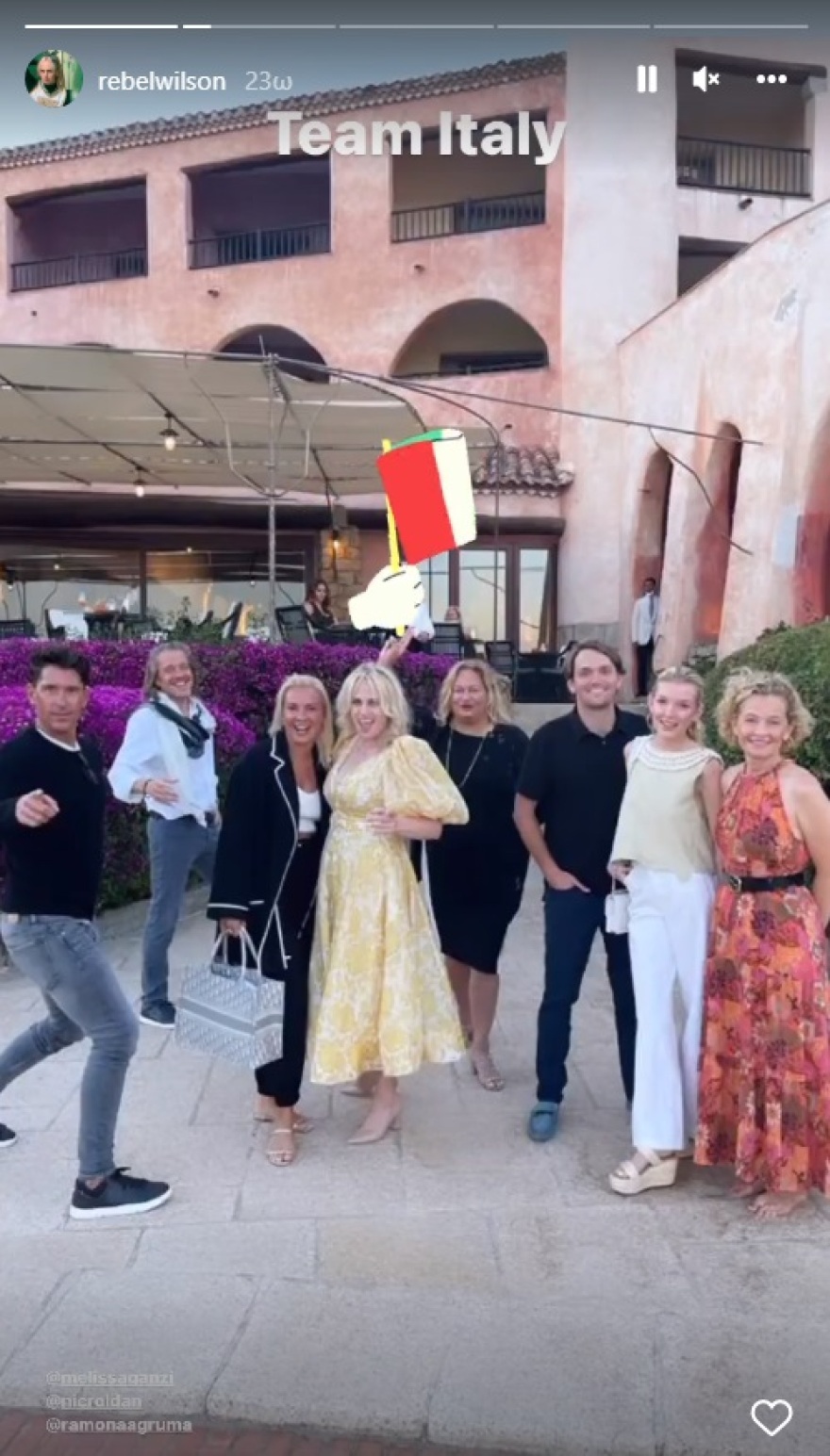 H Ρέμπελ Γουίλσον απολαμβάνει τις διακοπές της μαζί με την «πριγκίπισσά» της