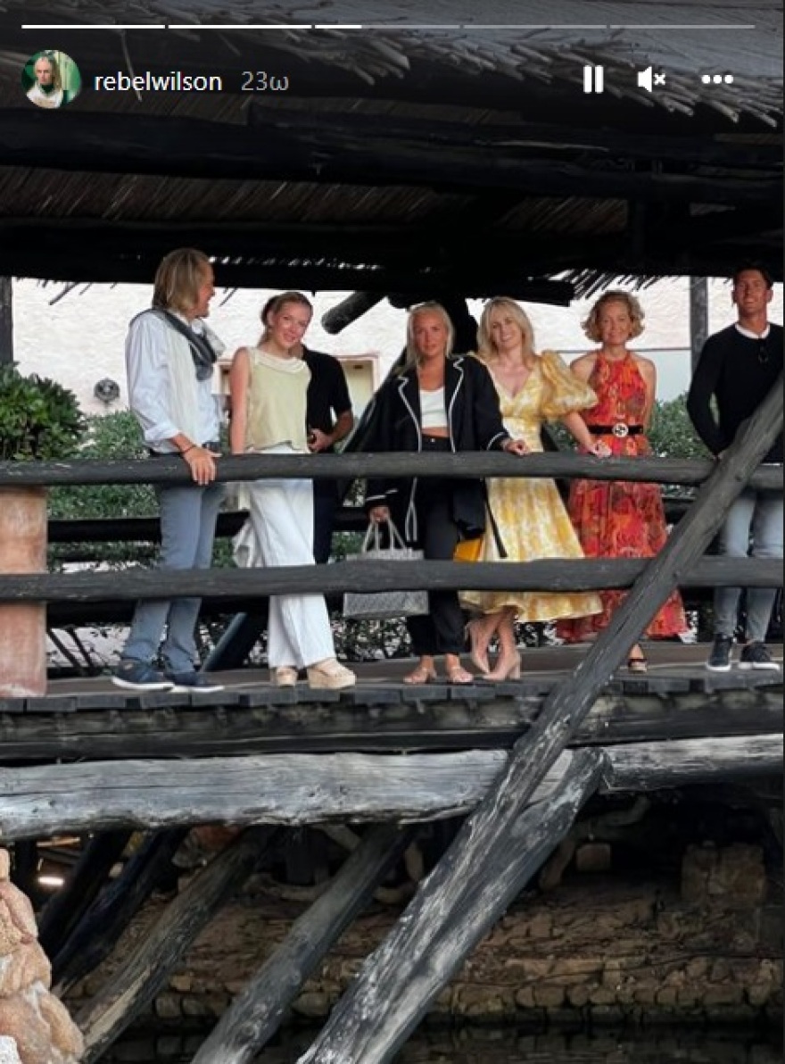 H Ρέμπελ Γουίλσον απολαμβάνει τις διακοπές της μαζί με την «πριγκίπισσά» της