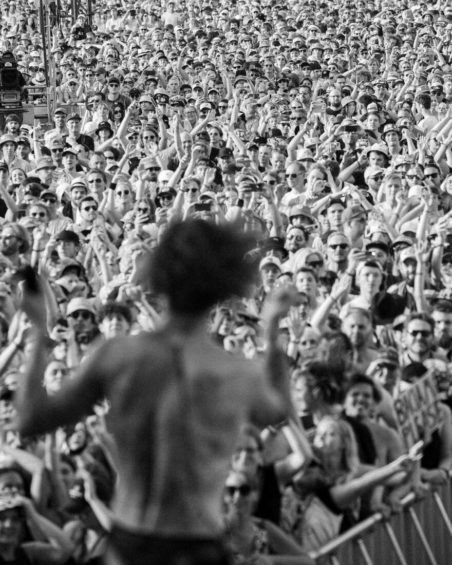 Νταμιάνο Νταβίντ: Στη σκηνή μόνο με το... εσώρουχο του