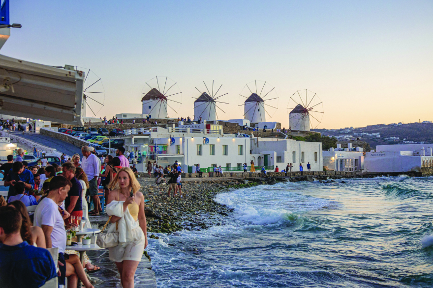 Μύκονος: Η συμμορία των «φαντασμάτων» κλέβει από κοσμήματα μέχρι... εσώρουχα