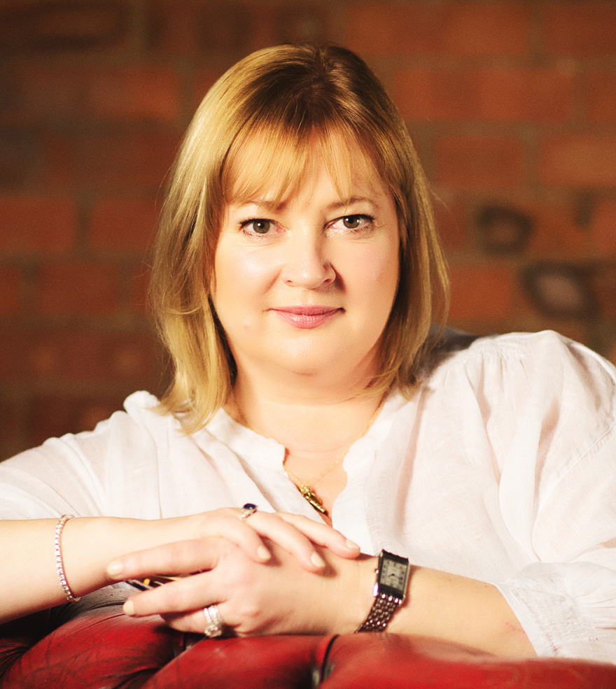 Oι «Οικογενειακές διακοπές» είναι το νέο βιβλίο της Ελίζαμπεθ Νομπ