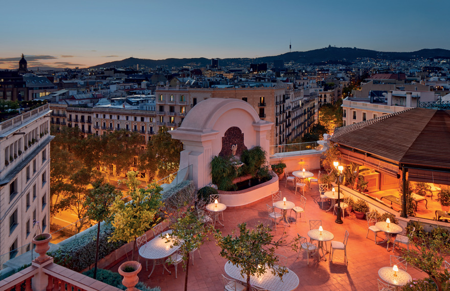 «El Palace»: Στο παλάτι  του κόμη