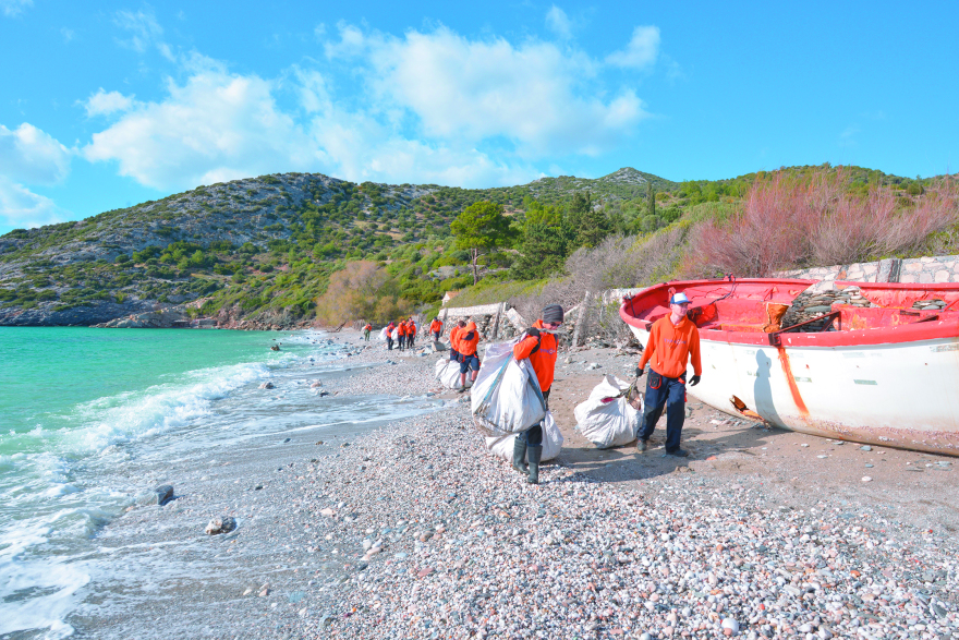 Ιδρυμα Λασκαρίδη: Ο «Τυφώνας» καθάρισε σε δύο χρόνια 2.041 ελληνικές ακτές