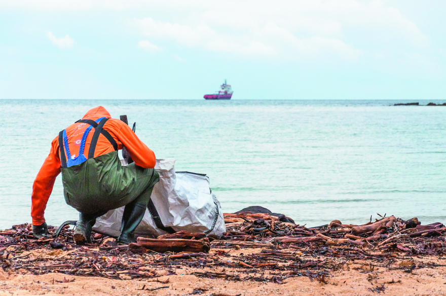 Ιδρυμα Λασκαρίδη: Ο «Τυφώνας» καθάρισε σε δύο χρόνια 2.041 ελληνικές ακτές
