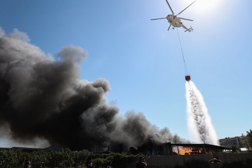 Κρήτη: Οριοθετήθηκε η φωτιά στο εργοστάσιο ξυλείας - Καταστράφηκαν ολοσχερώς 3 επιχειρήσεις