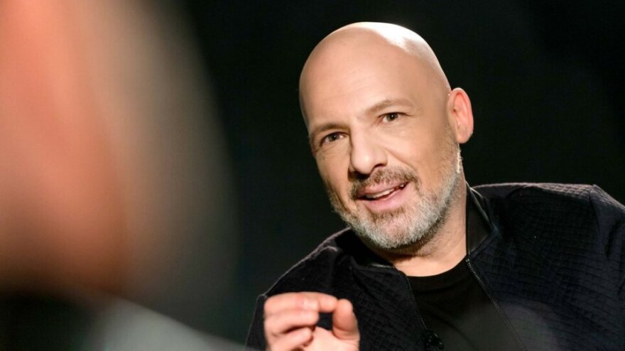 Ο κορωνοϊός «χτύπησε» το πάρτι των «Αγριων Μελισσών» και ο Μουτσινάς απασφάλισε