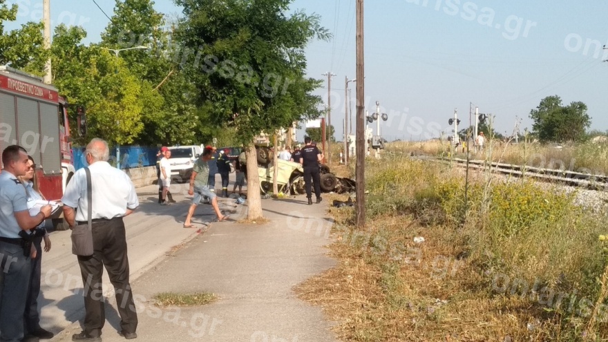 Τραγωδία στη Λάρισα: Τρένο παρέσυρε αυτοκίνητο, νεκρός ο οδηγός του ΙΧ