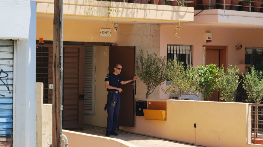 Παγκράτι: Θρήνος για την 21χρονη που έπεσε από ταράτσα πολυκατοικίας 