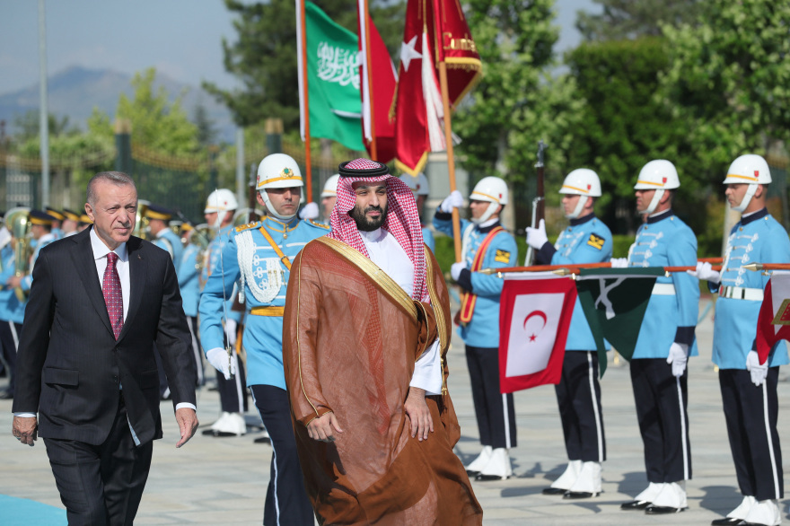 Αναθέρμανση στις σχέσεις Ερντογάν-Μπιν Σαλμάν - Συζήτησαν για την ενίσχυση των αμυντικών σχέσεων 