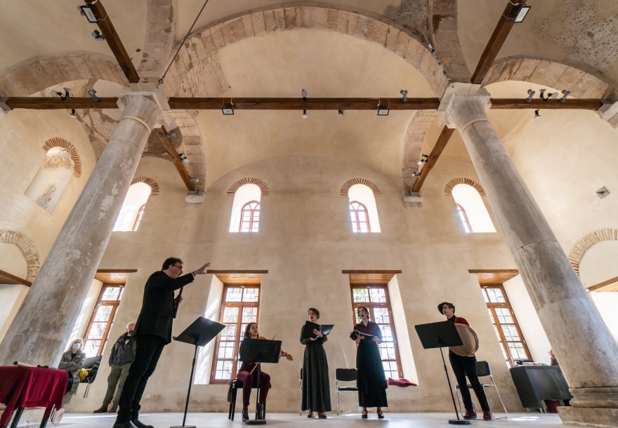 Μύκονος: Οι τέχνες και ο πολιτισμός πλημμυρίζουν το Νησί των Ανέμων μέσα από ένα φεστιβάλ