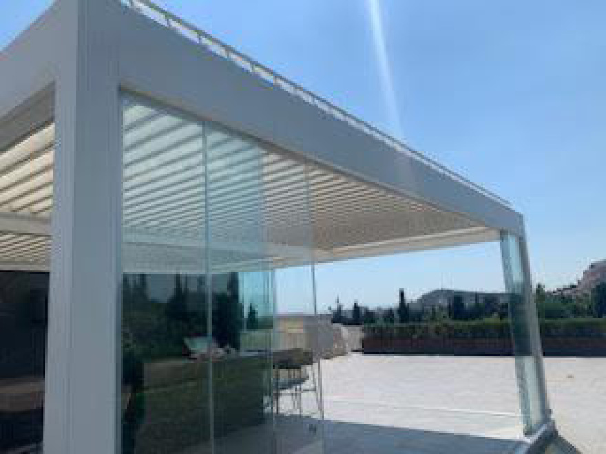 Αυθαίρετο «ξεφύτρωσε» σε ταράτσα πολυκατοικίας δίπλα στο Προεδρικό Μέγαρο!