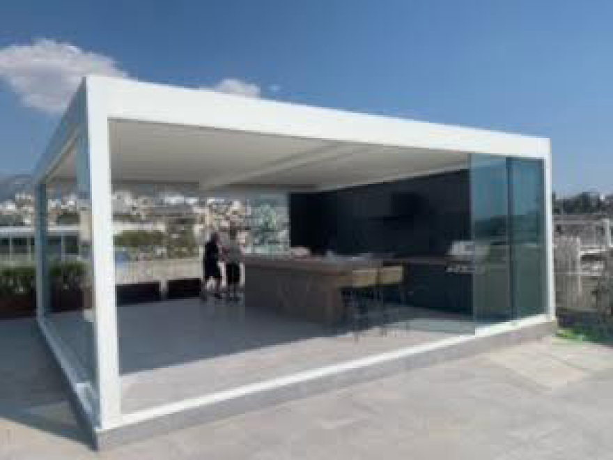 Αυθαίρετο «ξεφύτρωσε» σε ταράτσα πολυκατοικίας δίπλα στο Προεδρικό Μέγαρο!