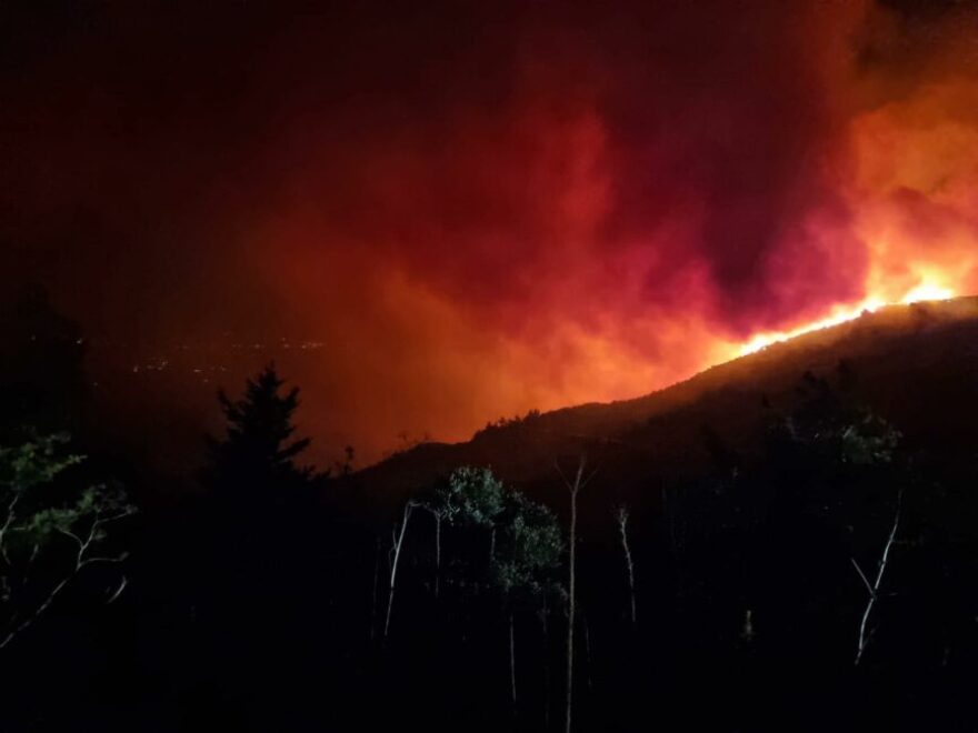 Τεράστια πυρκαγιά στα Κατεχόμενα: Εκκενώνονται χωριά - Στην κατάσβεση και αεροπλάνα της Κυπριακής Δημοκρατίας