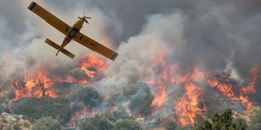 Τεράστια πυρκαγιά στα Κατεχόμενα: Εκκενώνονται χωριά - Στην κατάσβεση και αεροπλάνα της Κυπριακής Δημοκρατίας