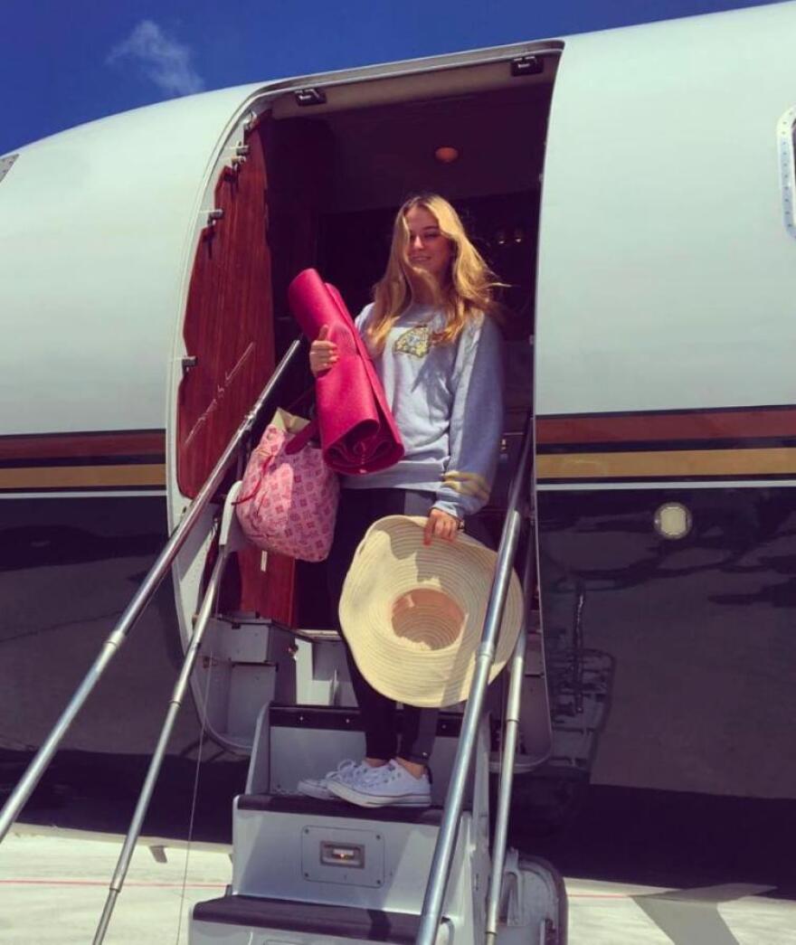 Ρωσία: Οι ολιγάρχες μετά τις κυρώσεις αντιμετωπίζουν την... κρεβατομουρμούρα των συζύγων τους