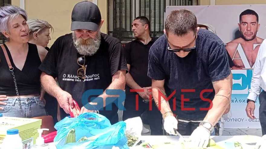 Γιώργος Μαζωνάκης: Μαγείρεψε με τον «Άλλο άνθρωπο» και μοίρασε γεύματα «αγάπης»