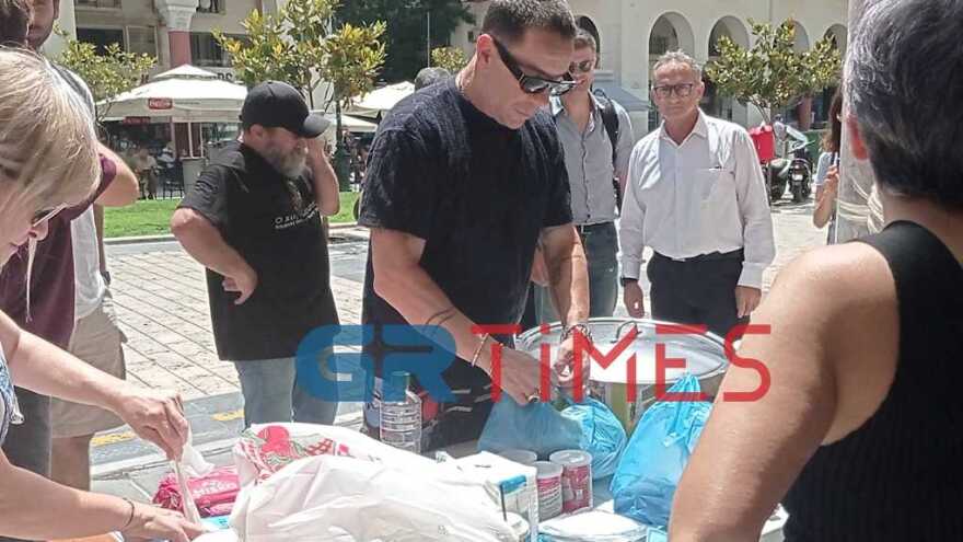 Γιώργος Μαζωνάκης: Μαγείρεψε με τον «Άλλο άνθρωπο» και μοίρασε γεύματα «αγάπης»
