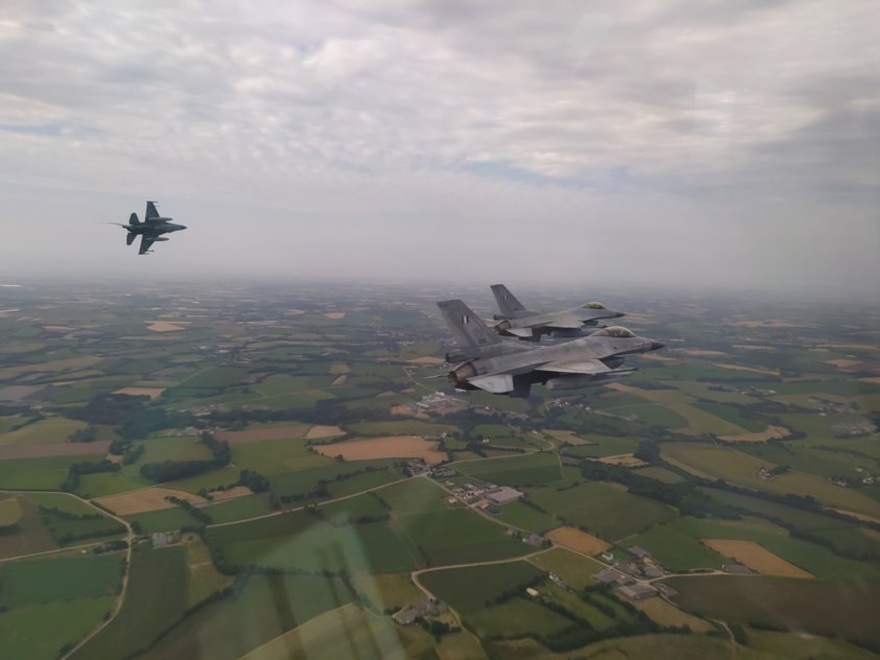 Εντυπωσιακές εικόνες: Ελληνικά F-16 σε μεγάλη πολυεθνική άσκηση στη Βρετάνη της Γαλλίας