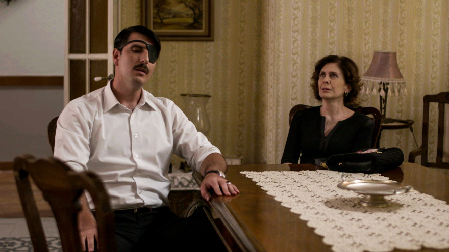 Στις «Άγριες Μέλισσες» ο Ακύλας βάζει μπροστά το σχέδιο της απόδρασής του