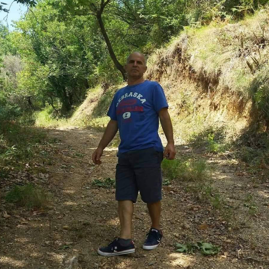 Δολοφονία στο Κουκάκι: «Σκότωσα τη μητέρα σου!», είπε στον γιο του ο 55χρονος που μαχαίρωσε τη σύζυγό του